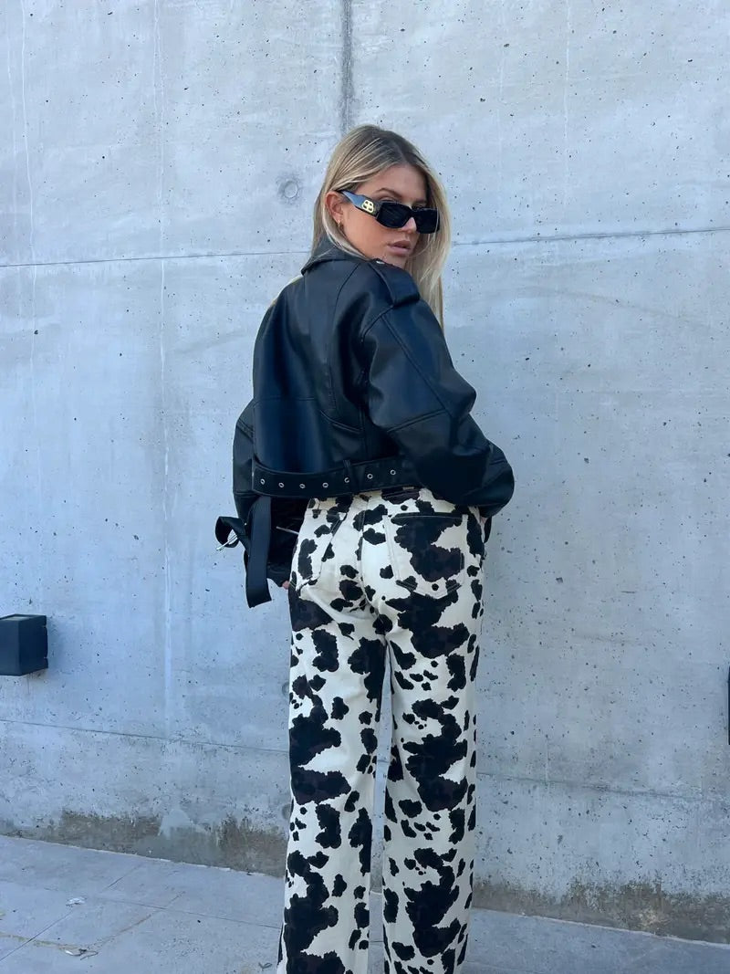 Wide leg cow