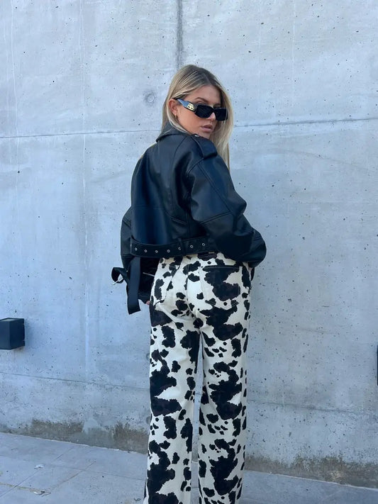 Wide leg cow