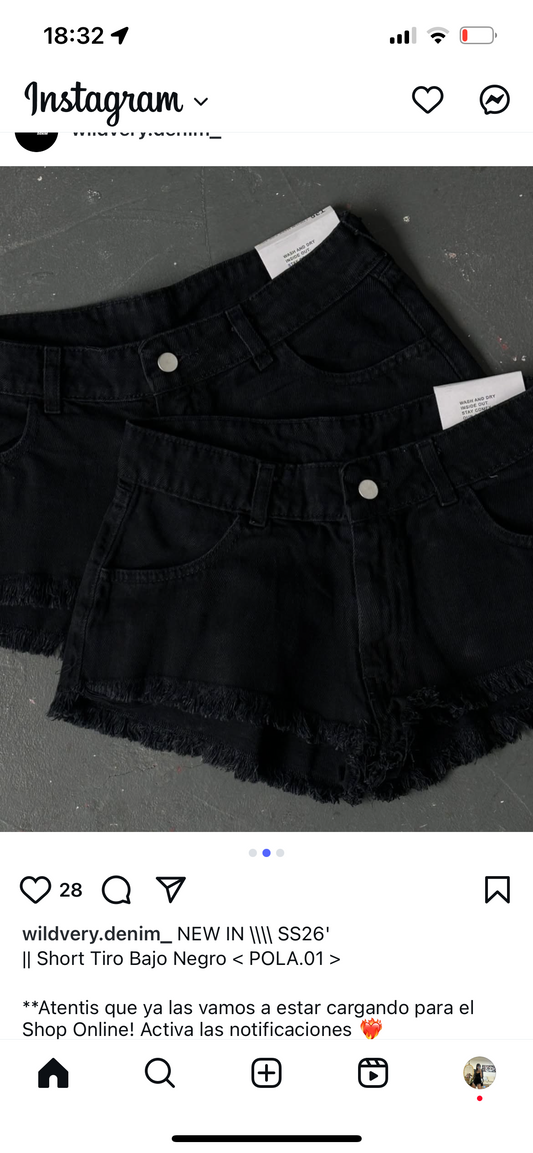Short black tiro bajo